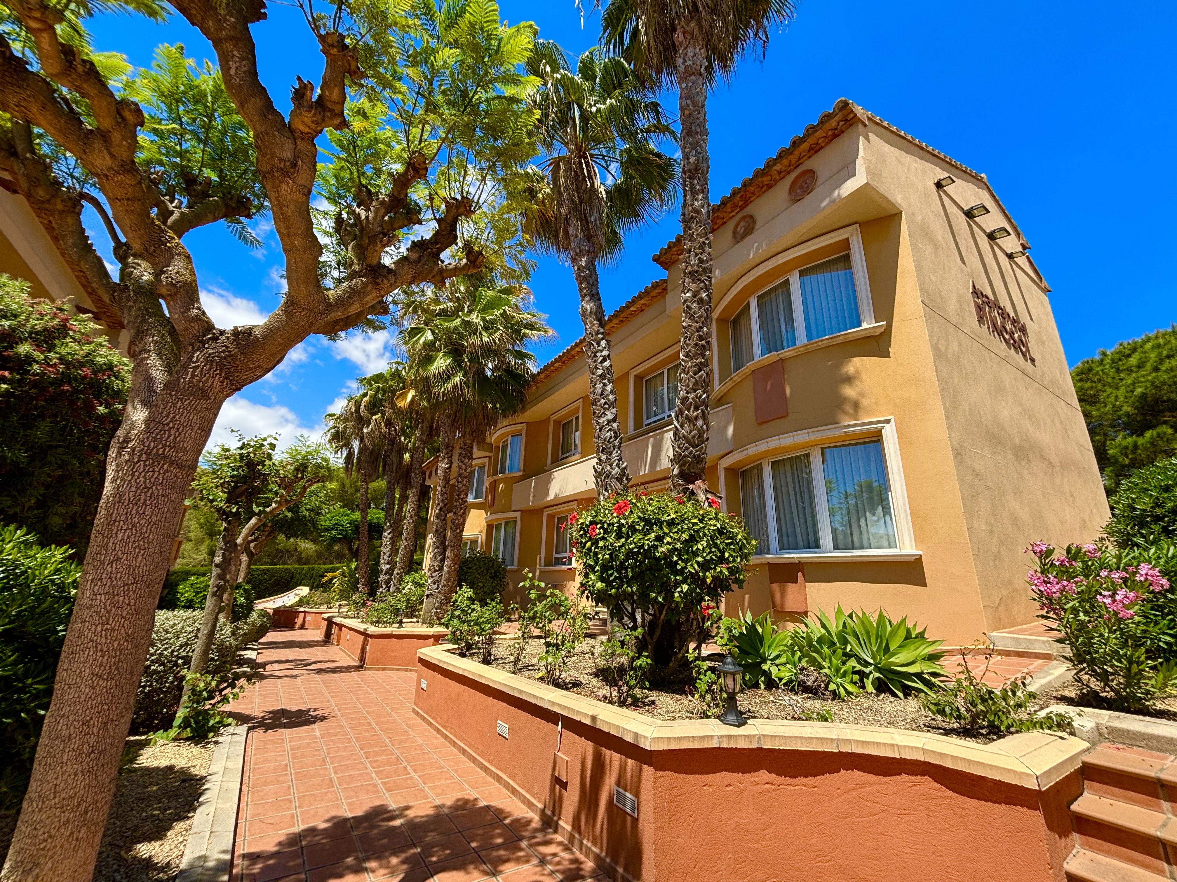

Milano - Moraira - Aparthotel Pinosol