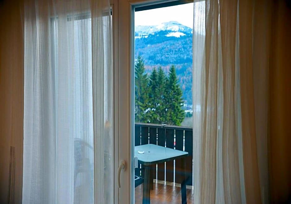 

Napoli - Cavalese - Hotel Regina Delle Dolomiti