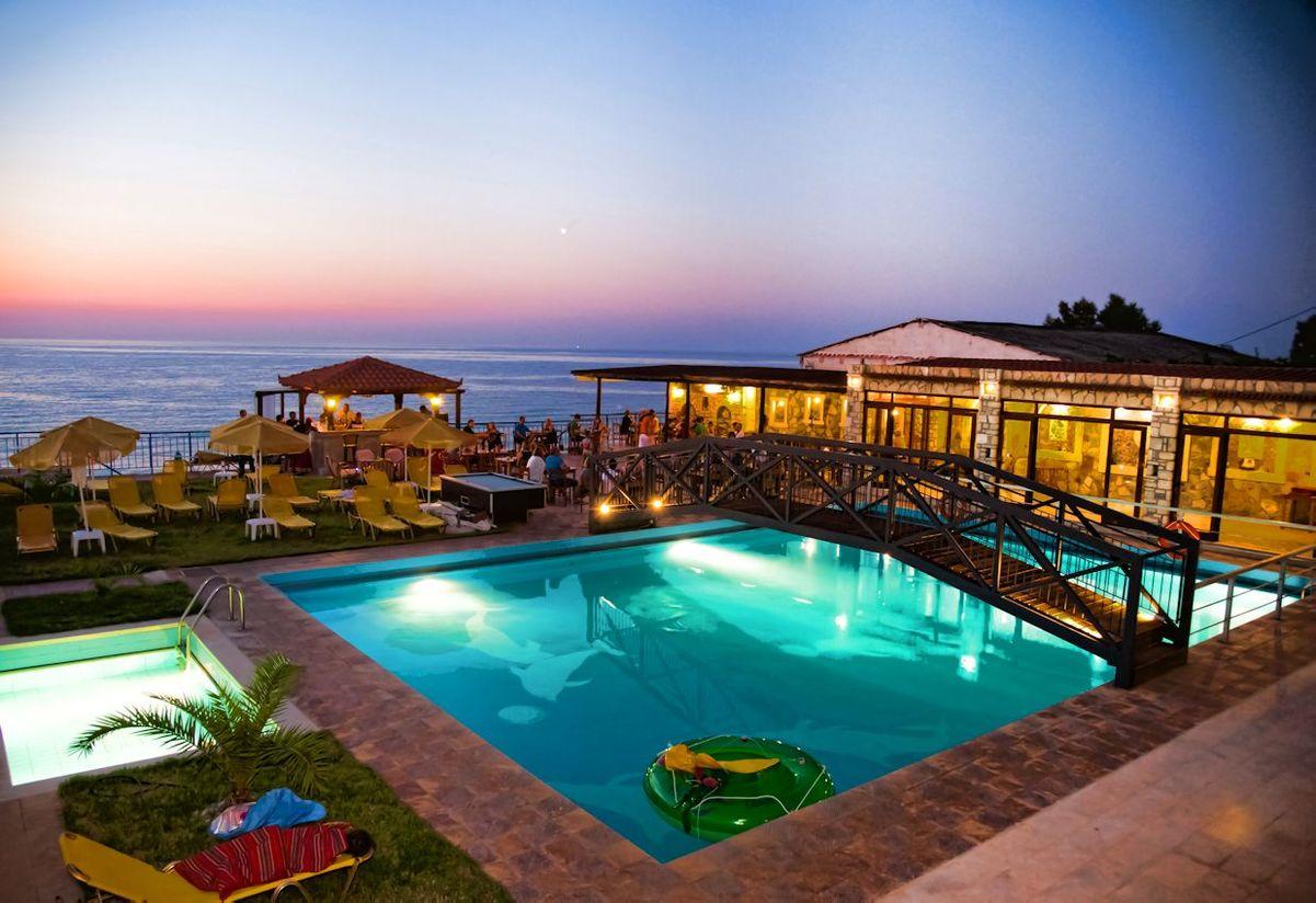 

Cagliari - Rethymno - EKAVI HOTEL APARTMENTS