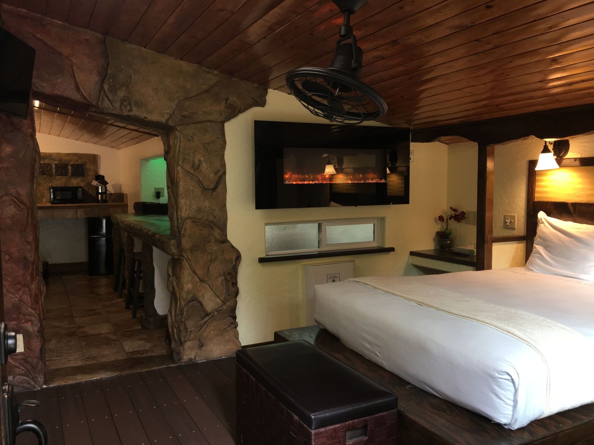 

Roma - Volcano - Kilauea Hospitality Group