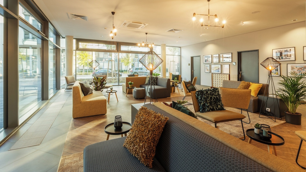 

Milano - Stoccarda - Holiday Inn - the niu, MESH STUTTGART MESSE