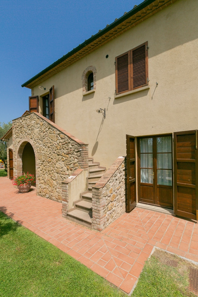 

Milano - Cecina - Relais La Pieve Vecchia