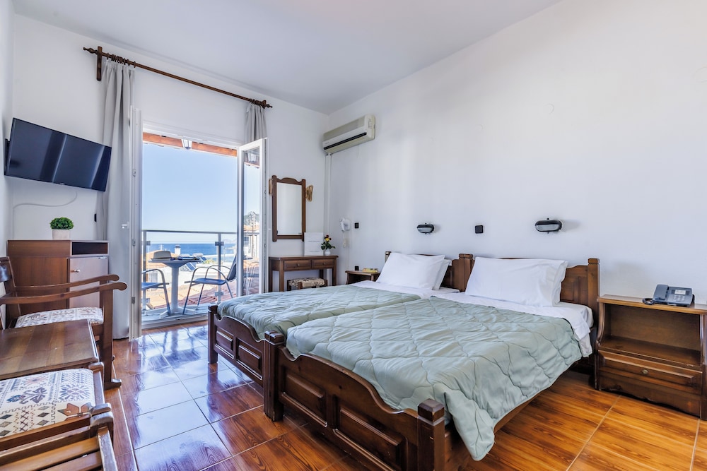 

Roma - Skopelos - Dionyssos