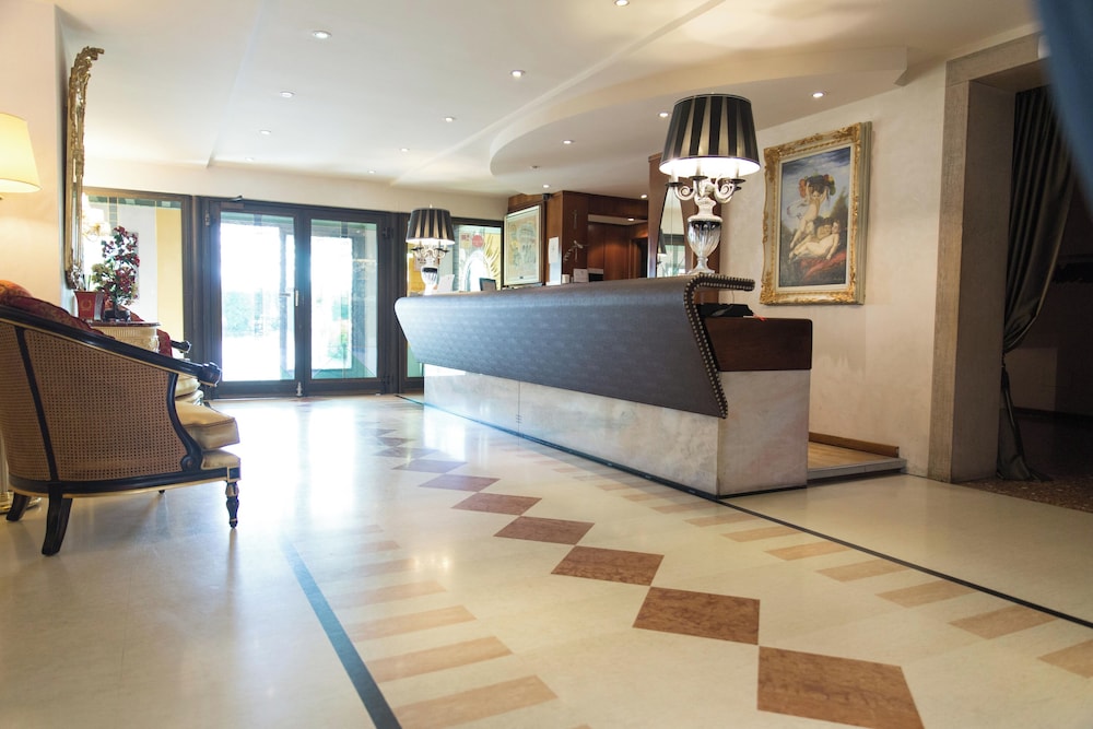 

Napoli - Bassano del Grappa - Villa Palma by AGF Hotels