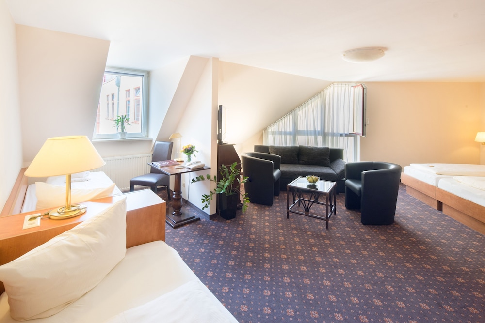 

Milano - Basilea - Maximilian Hotel & Apartments Weil am Rhein / Basel
