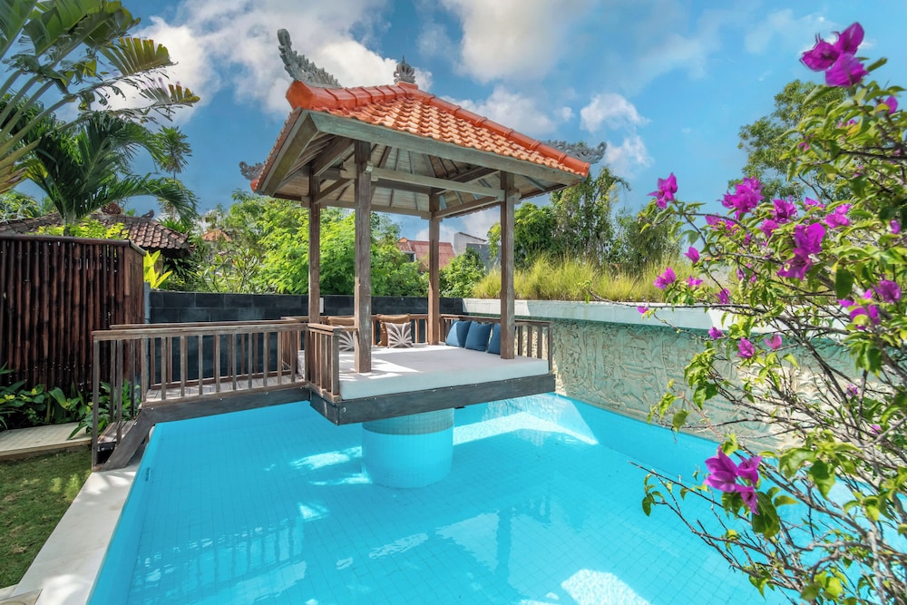 

Verona - Uluwatu - Tropical Villa Senang
