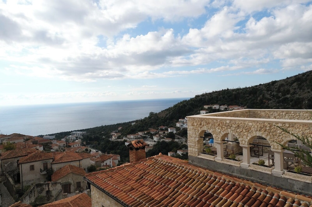 

Milano - Dhërmi - Zoe Hora Hotel Dhermi