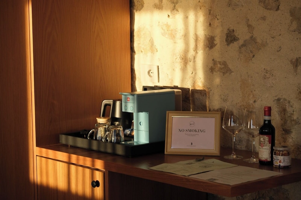

Napoli - Dhërmi - Zoe Hora Hotel Dhermi