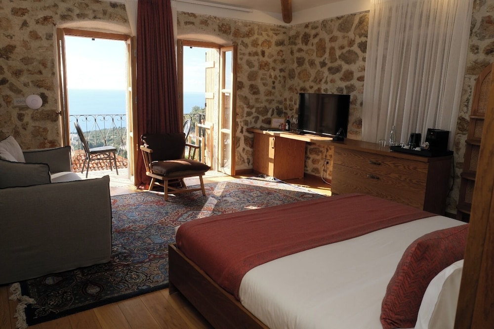 

Bologna - Dhërmi - Zoe Hora Hotel Dhermi