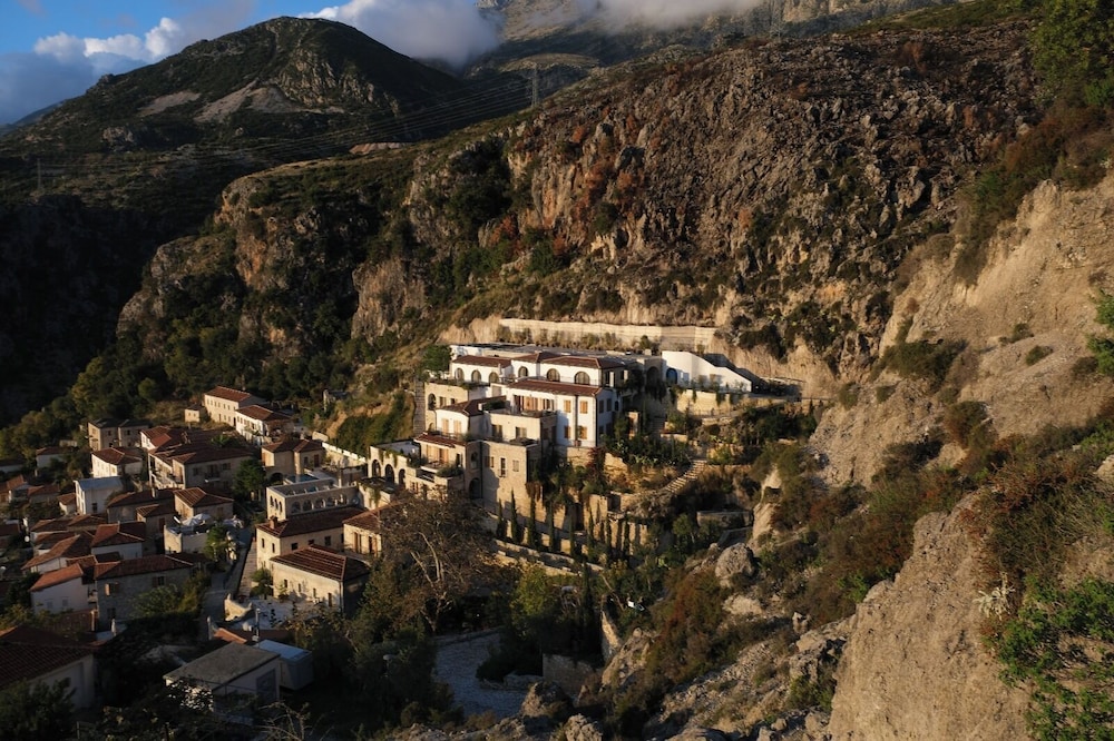 

Catania - Dhërmi - Zoe Hora Hotel Dhermi