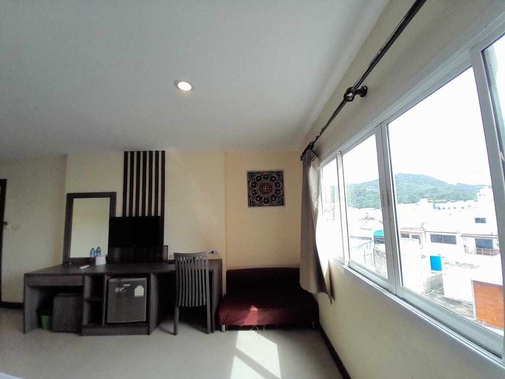 

Roma - Karon Beach - Cocoon Patong Hotel