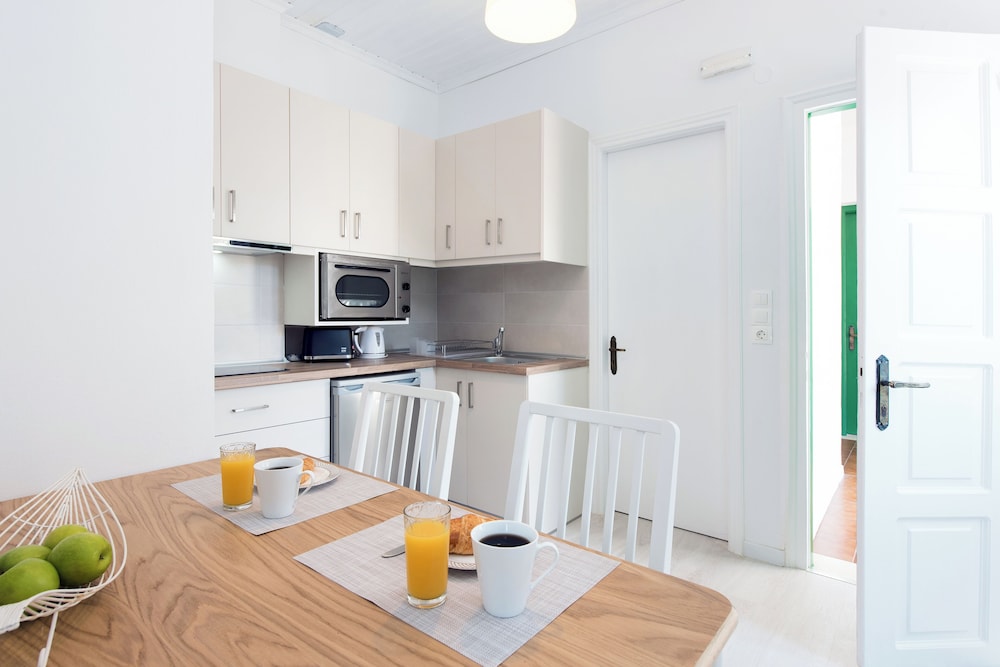 

Milano - Kassiopi - Marika Apartments