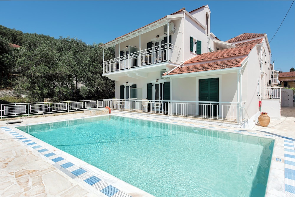

Milano - Kassiopi - Marika Apartments