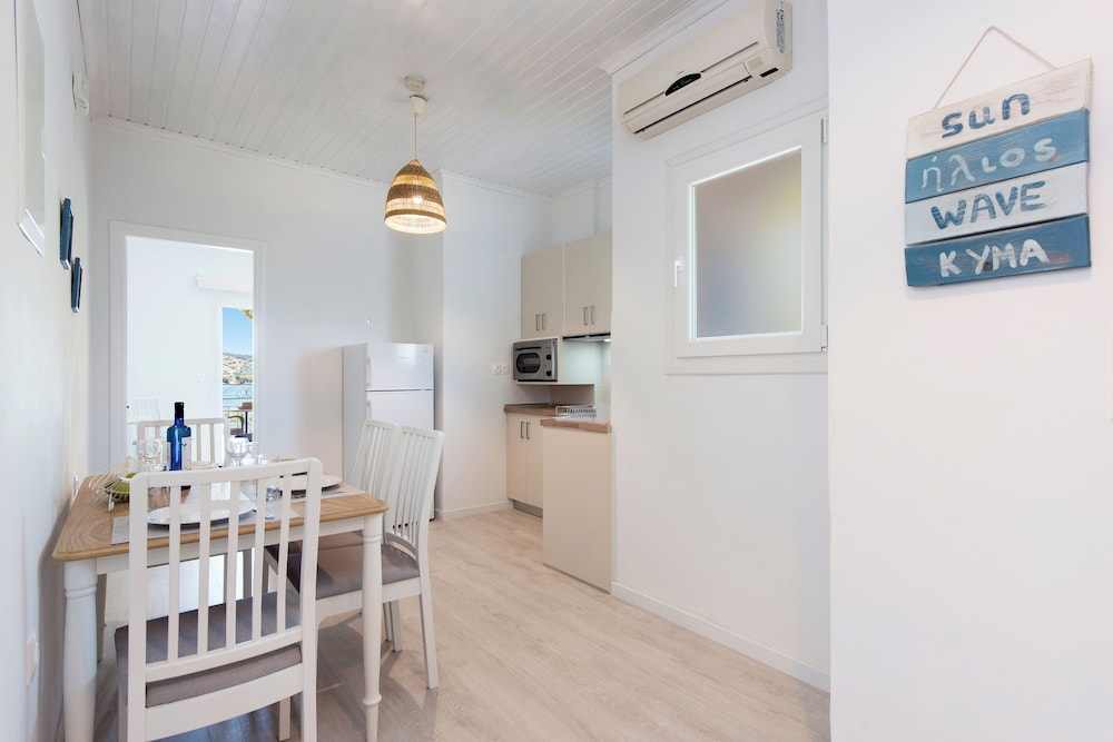 

Napoli - Kassiopi - Marika Apartments