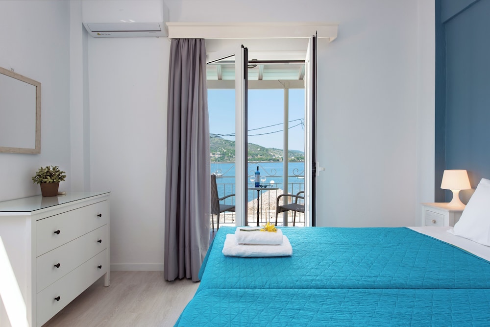 

Napoli - Kassiopi - Marika Apartments