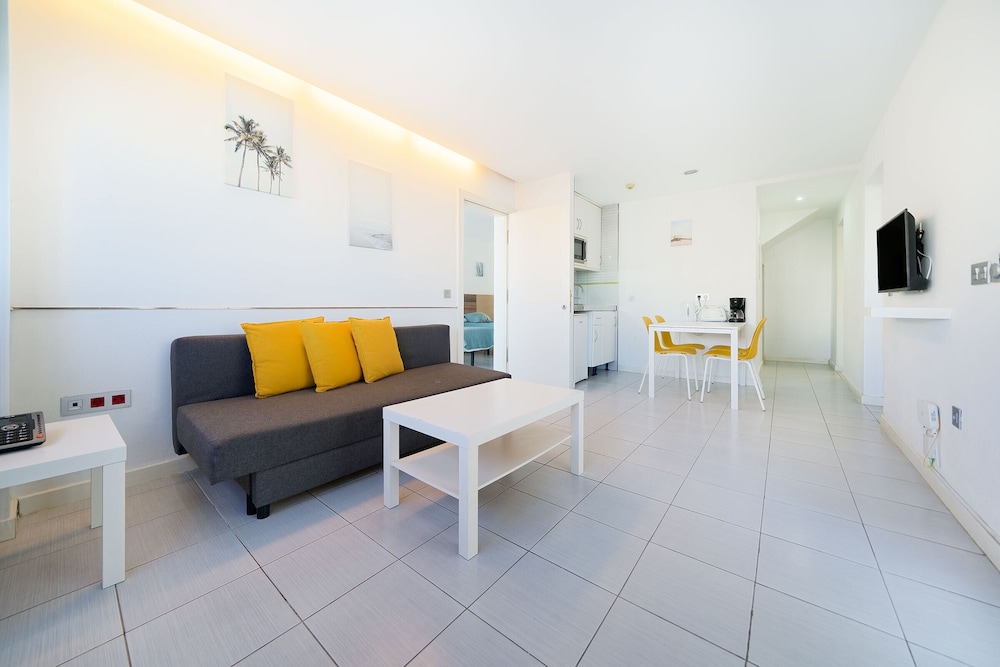 

Roma - Playa de Amadores - Servatur Riosol