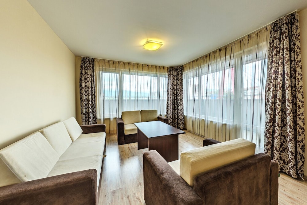 

Napoli - Shiroki Dol - Hotel Arena
