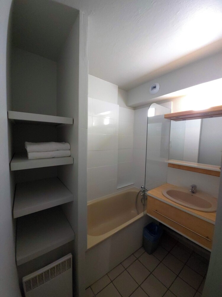 

Lamezia Terme - Ginevra - Geneva Residence
