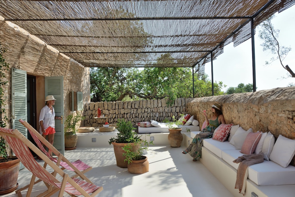 

Milano - Ses Salines, Maiorca - Cal Reiet Holistic Retreat