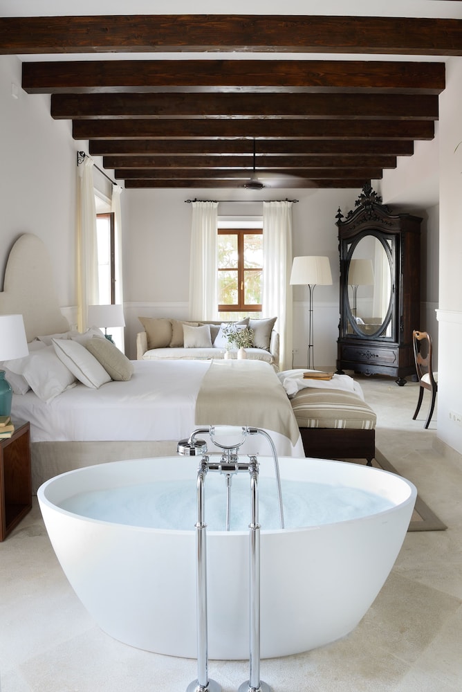 

Roma - Ses Salines, Maiorca - Cal Reiet Holistic Retreat