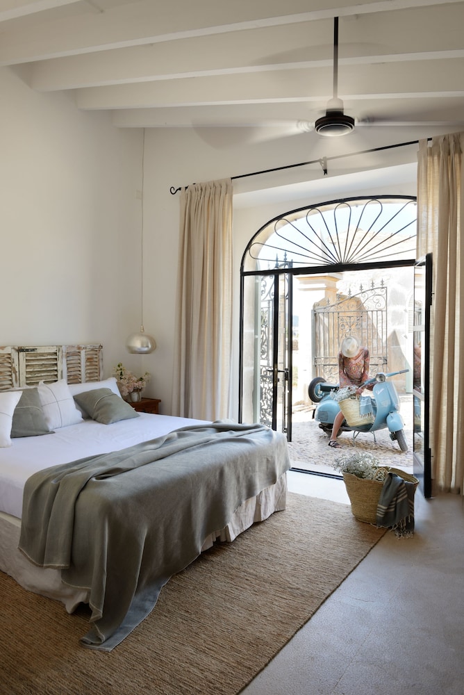 

Milano - Ses Salines, Maiorca - Cal Reiet Holistic Retreat