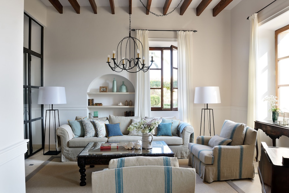 

Napoli - Ses Salines, Maiorca - Cal Reiet Holistic Retreat