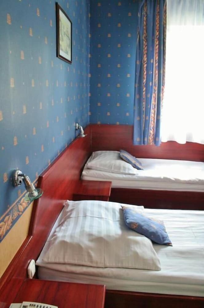 

Cagliari - Budapest - Classic Hotel