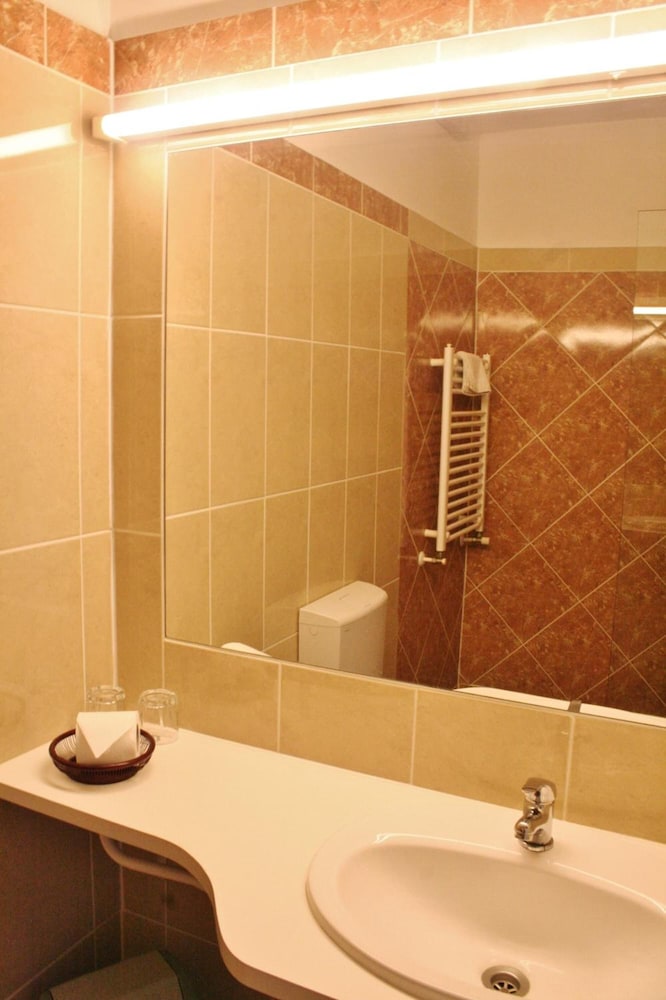 

Brindisi - Budapest - Classic Hotel