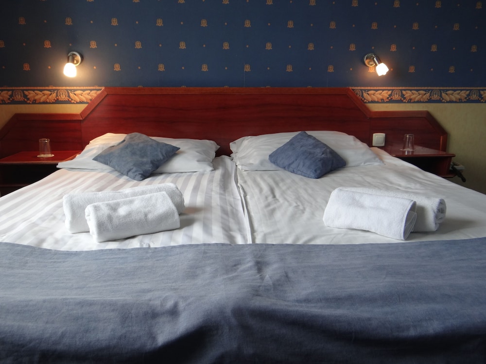 

Pisa - Budakeszi - Classic Hotel