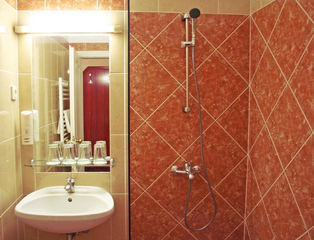 

Reggio Calabria - Budapest - Classic Hotel