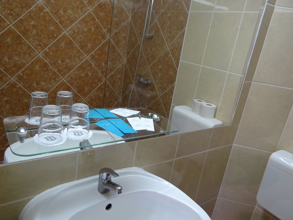 

Ancona - Budapest - Classic Hotel