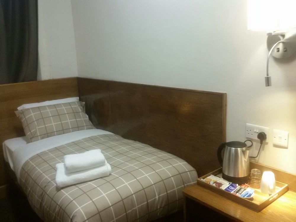 

Roma - Clydebank - Douglas Hotel