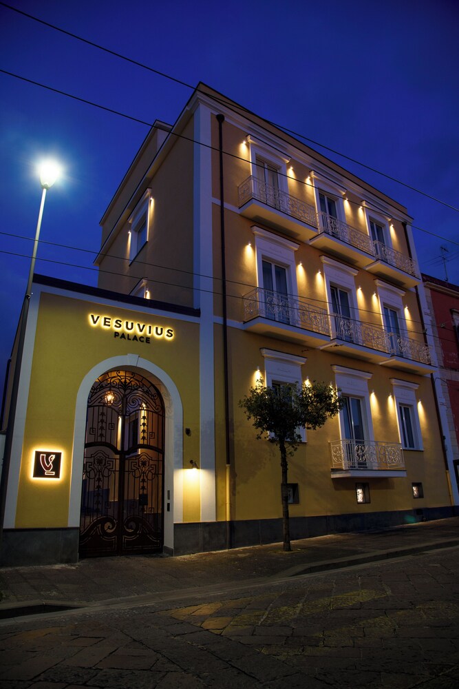 

Milano - Ercolano - Vesuvius Palace Aparthotel