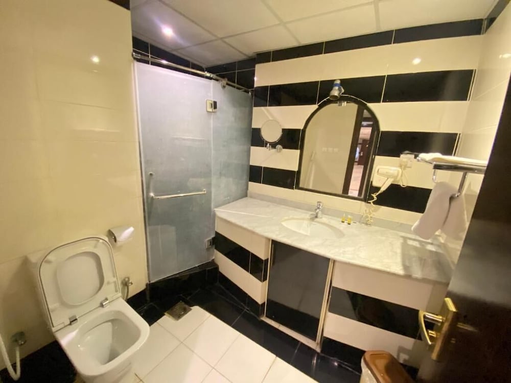

Milano - La Mecca - Al Kiram Hotel