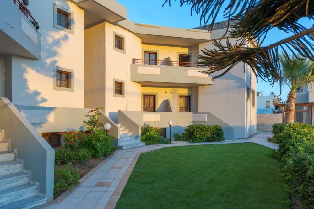 

Bari - Creta, Isole greche - John Mary Apartments by Estia