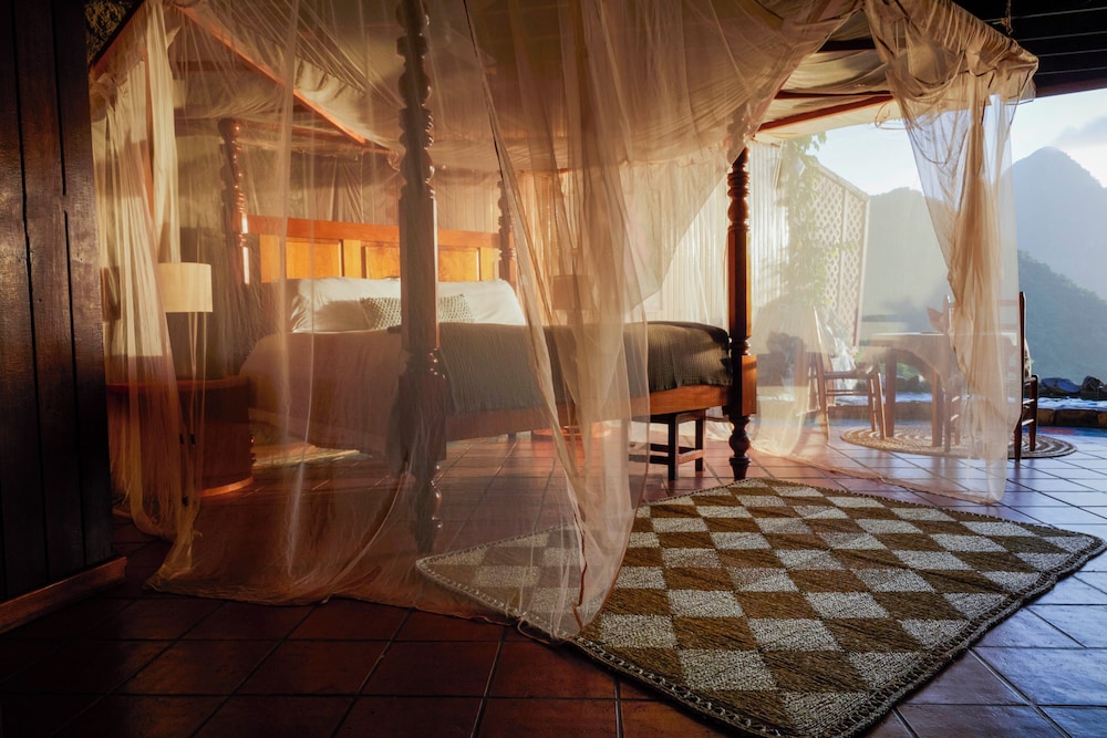 

Bologna - Soufriere - Ladera Resort - Adults Only