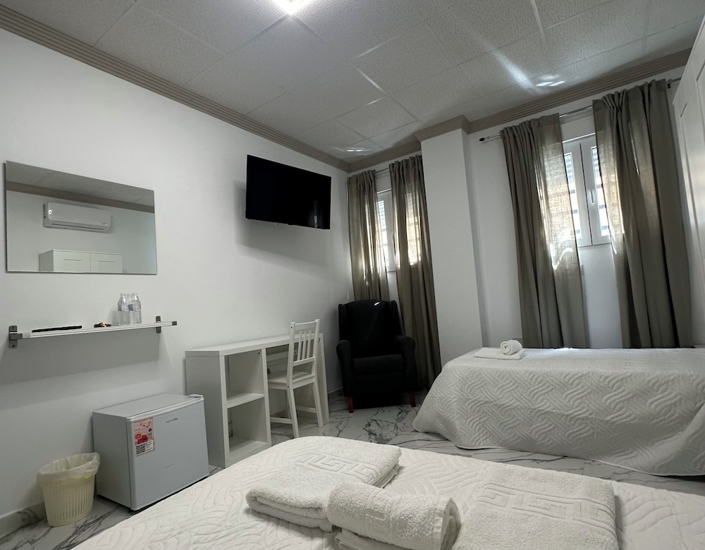 

Milano - Torre del Mar - Hotel Avenida