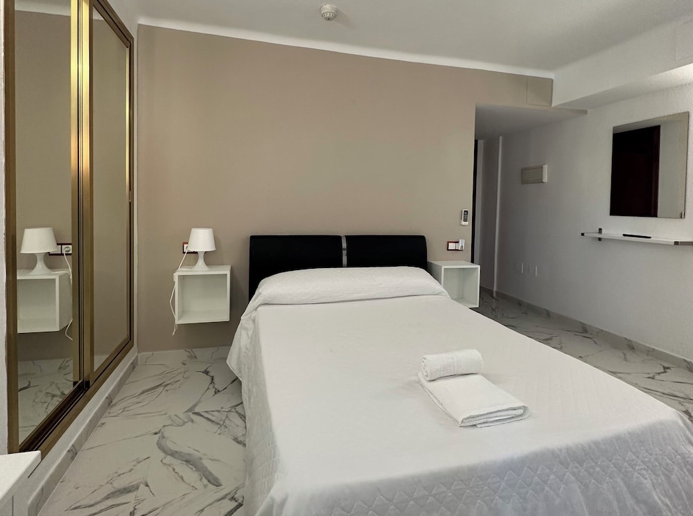 

Milano - Vélez-Málaga - Hotel Avenida