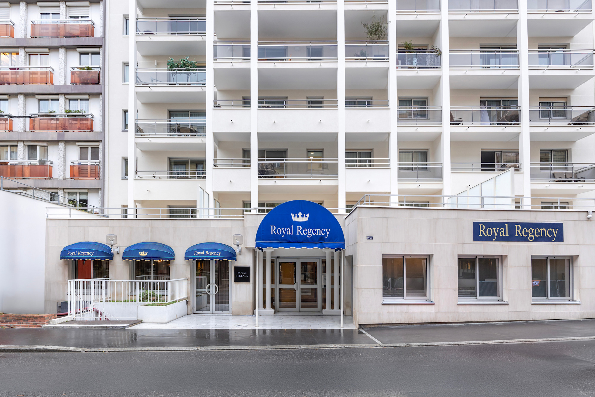 

Catania - Noisy-le-Grand - Royal Regency Paris Vincennes