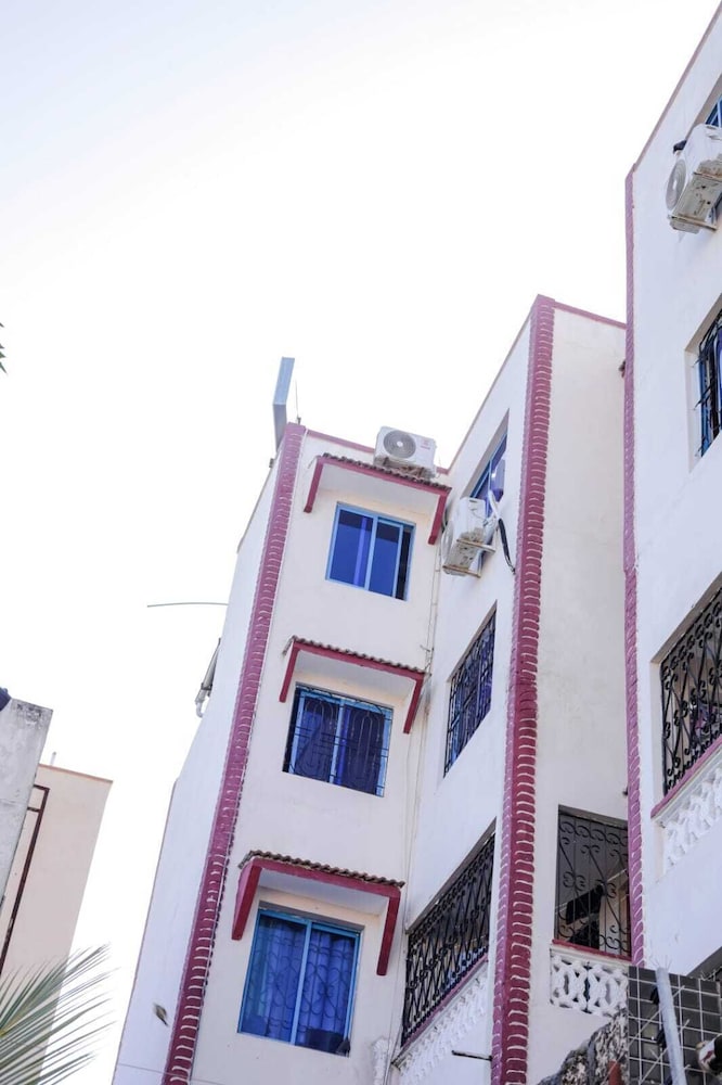 

Bari - Bamburi - Lacasa Nyali Hotel