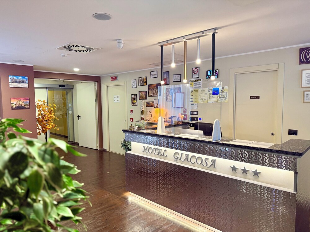 

Napoli - Lambrate - Hotel Giacosa