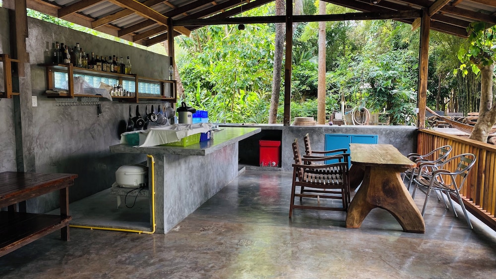 

Roma - Ko Jum - Cocoa Home