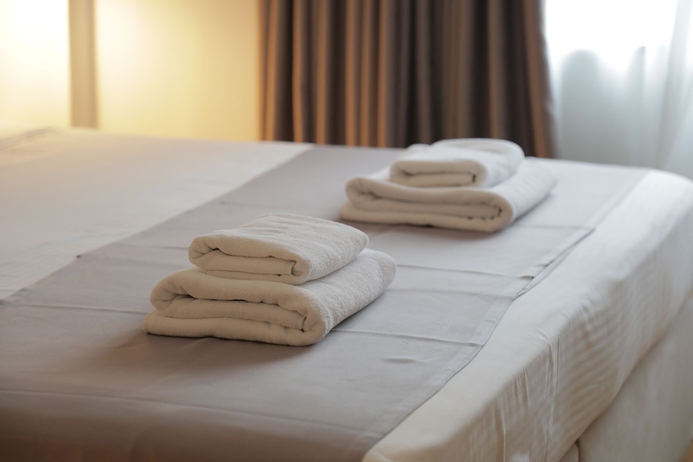 

Lamezia Terme - Tirana - Oda Hotel Tirana