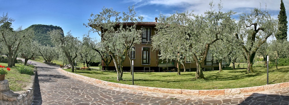 

Roma - Bardolino - Residence Uliveto