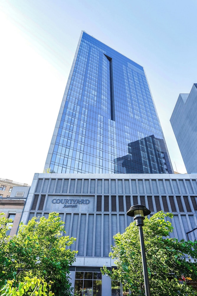 

Torino - Flushing - Courtyard by Marriott Long Island City/New York Manhattan View