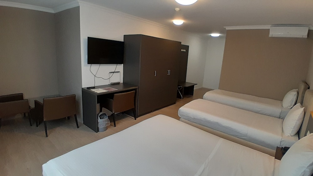 

Palermo - Bruxelles Aeroporto - Hotel Taormina Brussels Airport