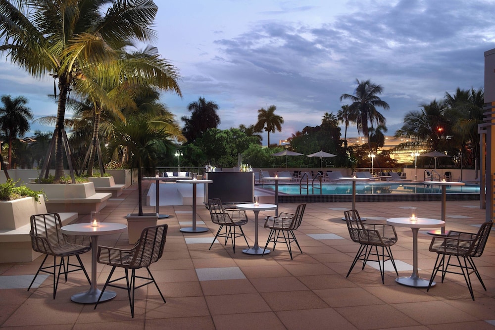 

Trieste - Key Biscayne - Courtyard Miami Coconut Grove