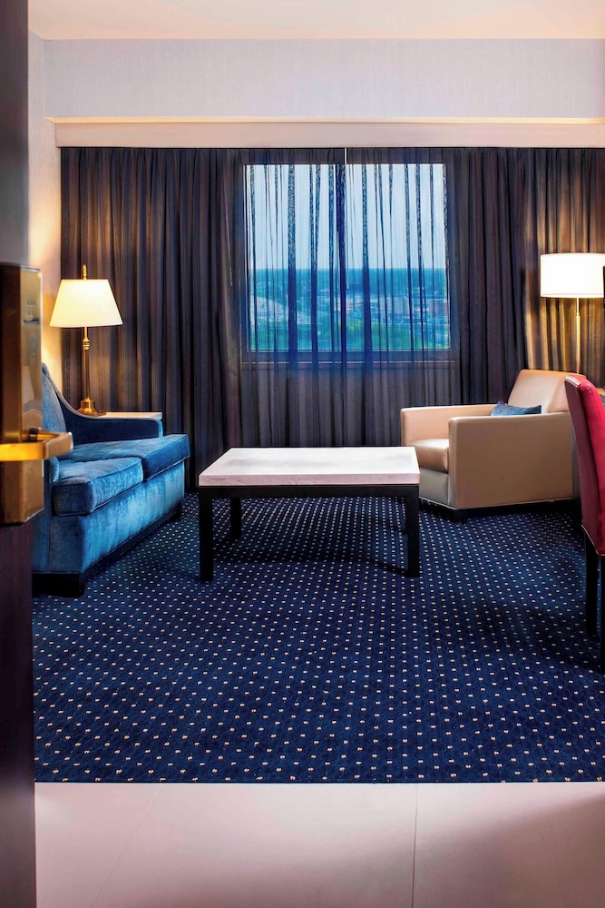 

Bari - New York - Aeroporto JFK - Courtyard by Marriott New York JFK Airport