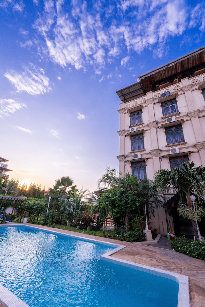 

Verona - Zanzibar Town - Golden Tulip Stone Town Boutique