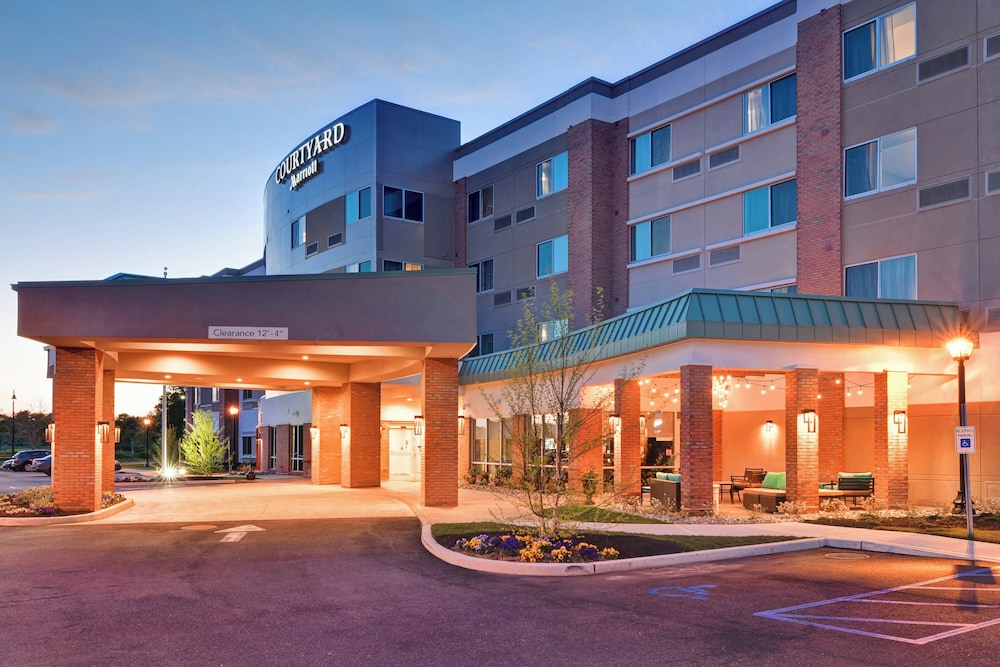 

Napoli - Islandia - Courtyard by Marriott Long Island Islip/Courthouse Complex